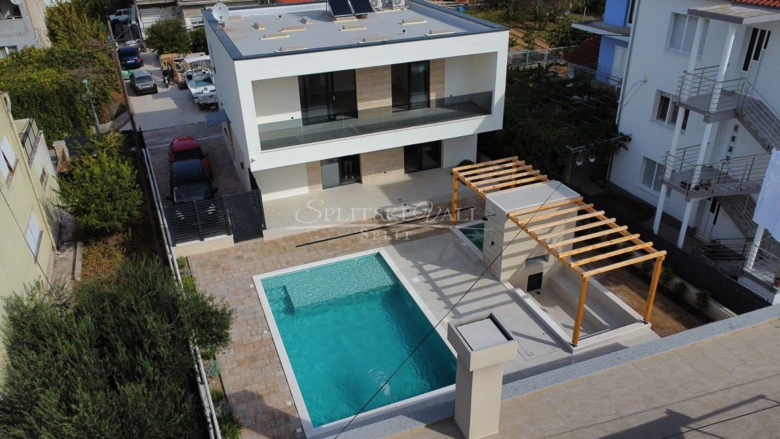 Haus zum Kauf 790.000 € 4 Zimmer 260 m²<br/>Wohnfläche Trogir center