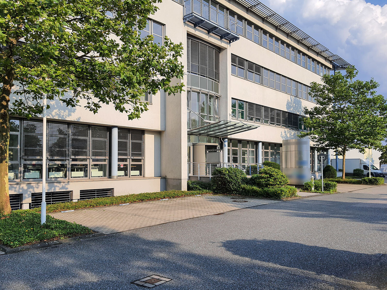 Bürofläche zur Miete provisionsfrei 7,90 € 596 m²<br/>Bürofläche ab 117 m²<br/>Teilbarkeit Tiefenbroich Ratingen 40880