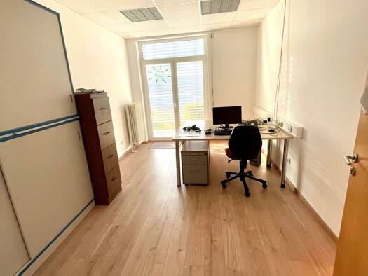 Bürogebäude zur Miete provisionsfrei 200 € 15 m² Bürofläche teilbar von 15 m² bis 30 m² Eisingen 97249