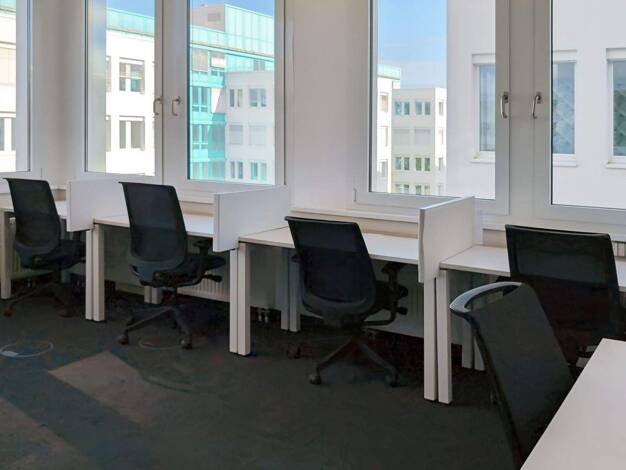 Bürofläche zur Miete provisionsfrei 149 € 10 m² Bürofläche Curiestraße 2 Vaihingen Stuttgart 70563