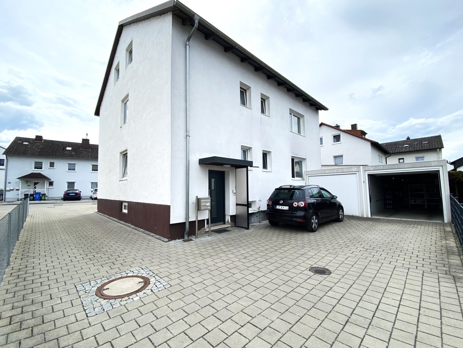 Mehrfamilienhaus zum Kauf 640.000 € 8,5 Zimmer 194,2 m²<br/>Wohnfläche 355 m²<br/>Grundstück Unterhaunstadt Ingolstadt 85055