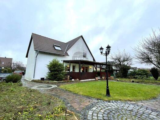 Mehrfamilienhaus zum Kauf 11 Zimmer 273 m² 1.000 m² Grundstück Braunschweig / Hondelage 38108