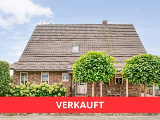 Haus zum Kauf 489.000 € 6 Zimmer 176 m² 827 m² Grundstück Oststraße 4 Uelsen 49843