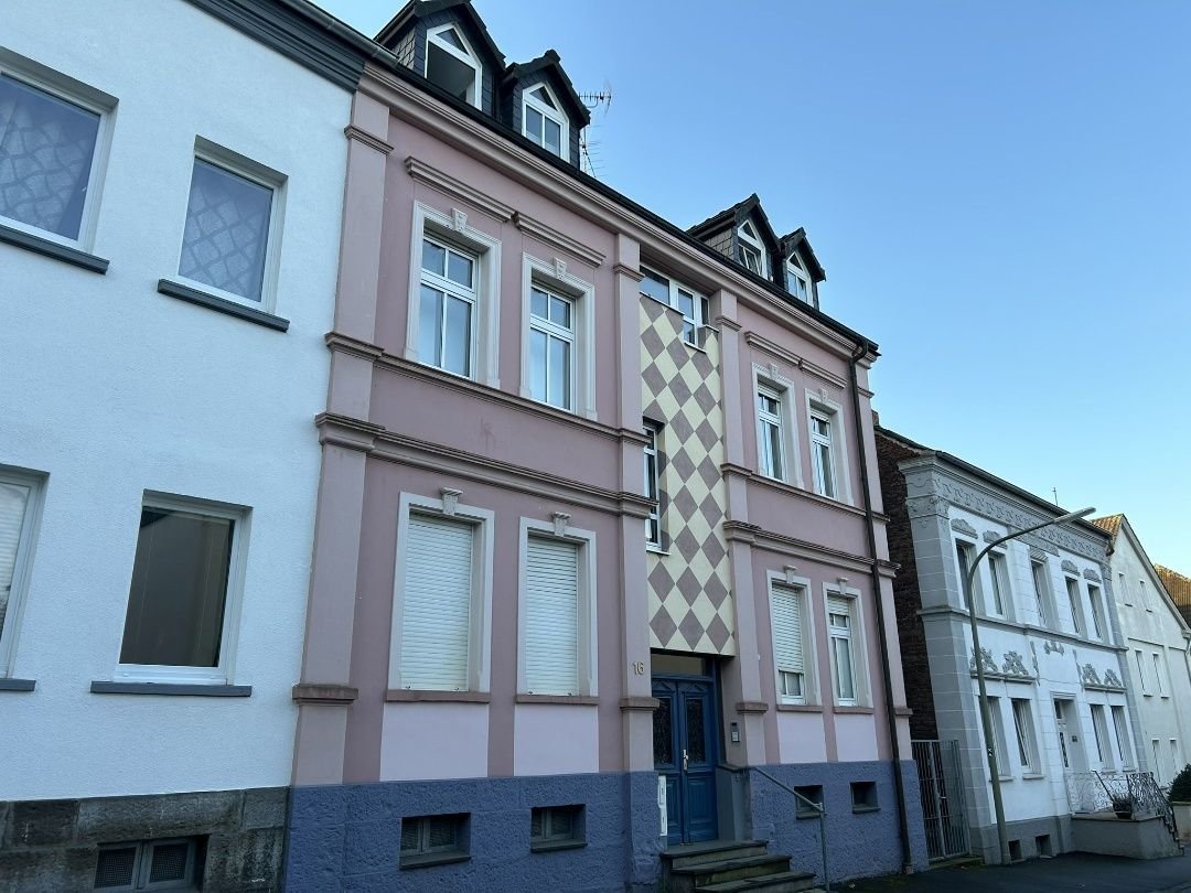 Wohnung zur Miete 470 € 3 Zimmer 72,9 m²<br/>Wohnfläche 3.<br/>Geschoss 01.01.2025<br/>Verfügbarkeit Karlstr. 6 Neheim - Mitte Arnsberg 59755