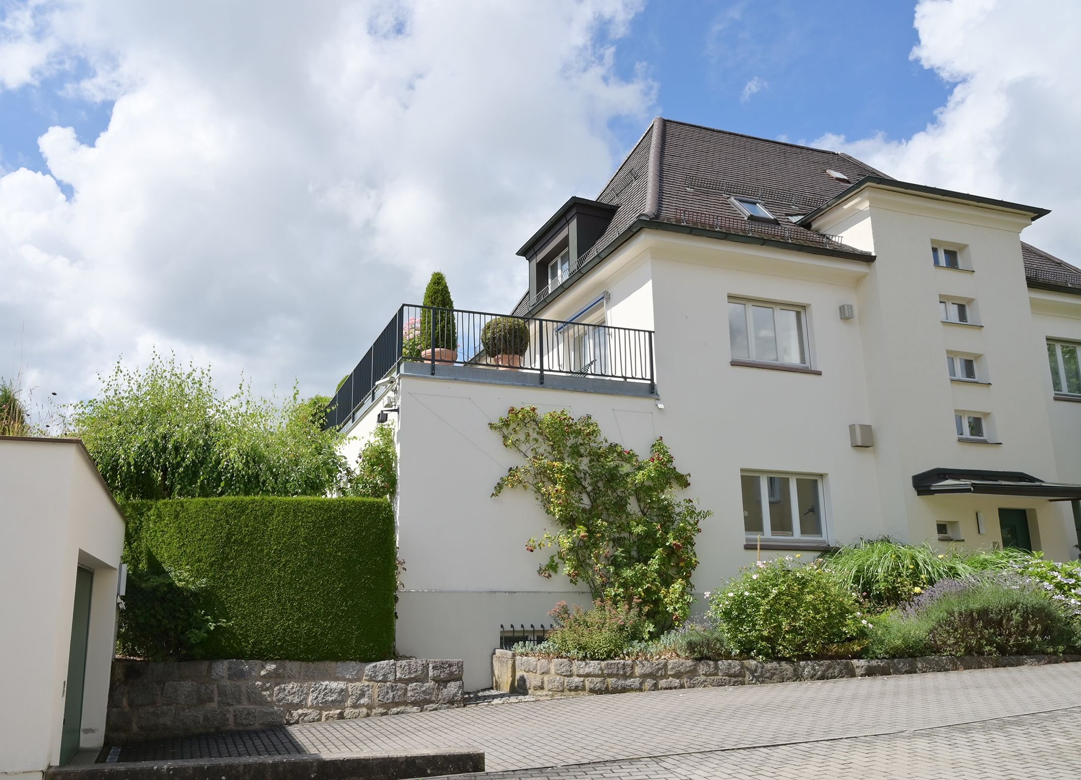 Haus zum Kauf provisionsfrei 1.490.000 € 7 Zimmer 288 m²<br/>Wohnfläche 658 m²<br/>Grundstück ab sofort<br/>Verfügbarkeit Leuchtenberger Straße 16 Weiden - Ost I Weiden in der Oberpfalz 92637