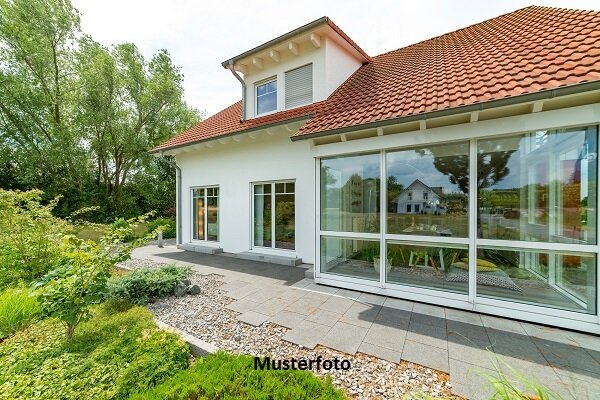 Einfamilienhaus zum Kauf 77.000 € 16 Zimmer 488 m²<br/>Wohnfläche 615 m²<br/>Grundstück Lorenzen St. Lorenzen am Wechsel 8242