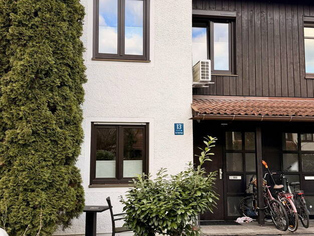 Reihenmittelhaus zur Miete 3.690 € 7 Zimmer 129,6 m² 130 m² Grundstück Bogenhausen München 81929