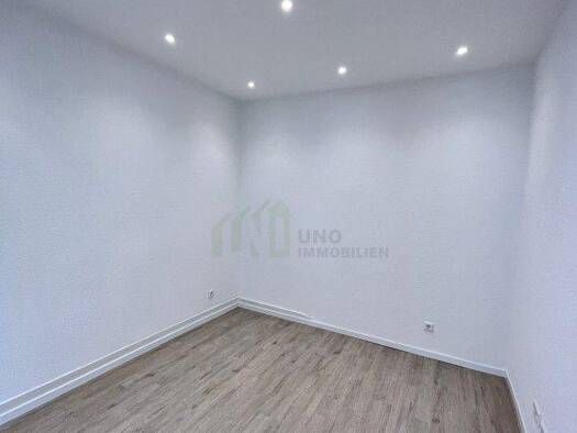 Wohnung zur Miete 490 € 3 Zimmer 16,5 m² frei ab sofort Mitte Stuttgart 70182