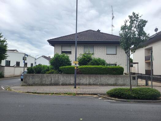 Wohnung zur Miete 1.350 € 4,5 Zimmer 118 m² Geschoss 1/2 frei ab sofort Schutzbaumstraße 6 Bieber Offenbach am Main 63073