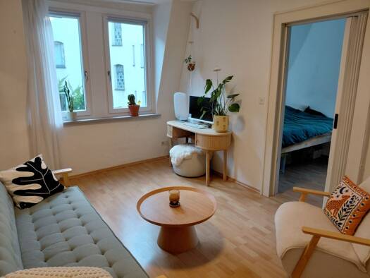 Wohnung zur Miete 379 € 2 Zimmer 32 m² Geschoss 2/3 frei ab 01.09.2026 Maxfeld Nürnberg 90409