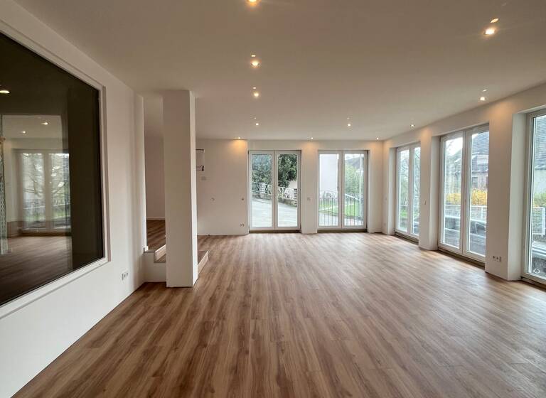 Wohnung zur Miete 1.150 € 2 Zimmer 107,5 m²<br/>Wohnfläche UG<br/>Geschoss ab sofort<br/>Verfügbarkeit Laineck Bayreuth 95448