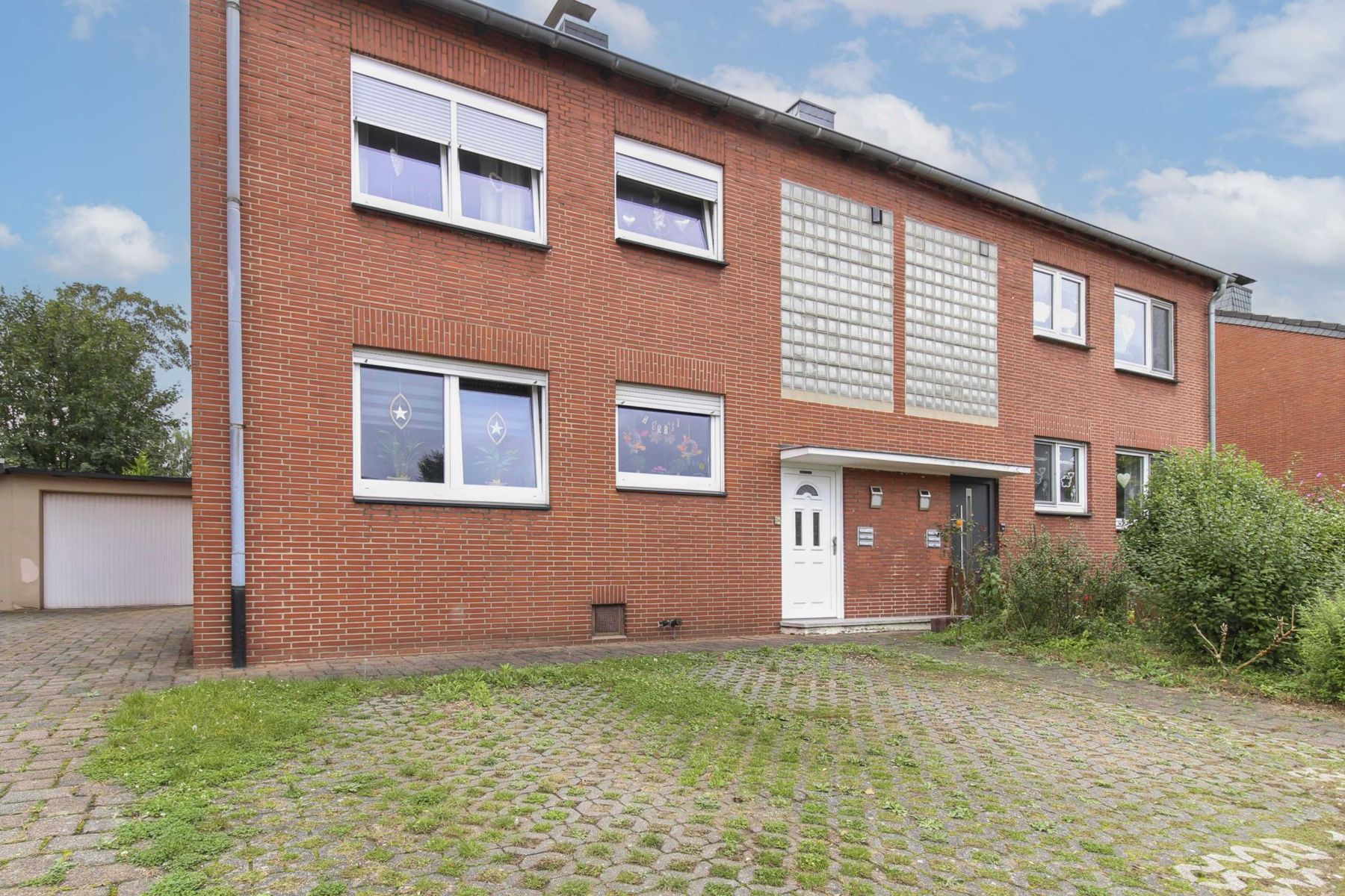 Mehrfamilienhaus zum Kauf als Kapitalanlage geeignet 495.000 € 8 Zimmer 272 m²<br/>Wohnfläche 399,2 m²<br/>Grundstück Eick Moers 47445