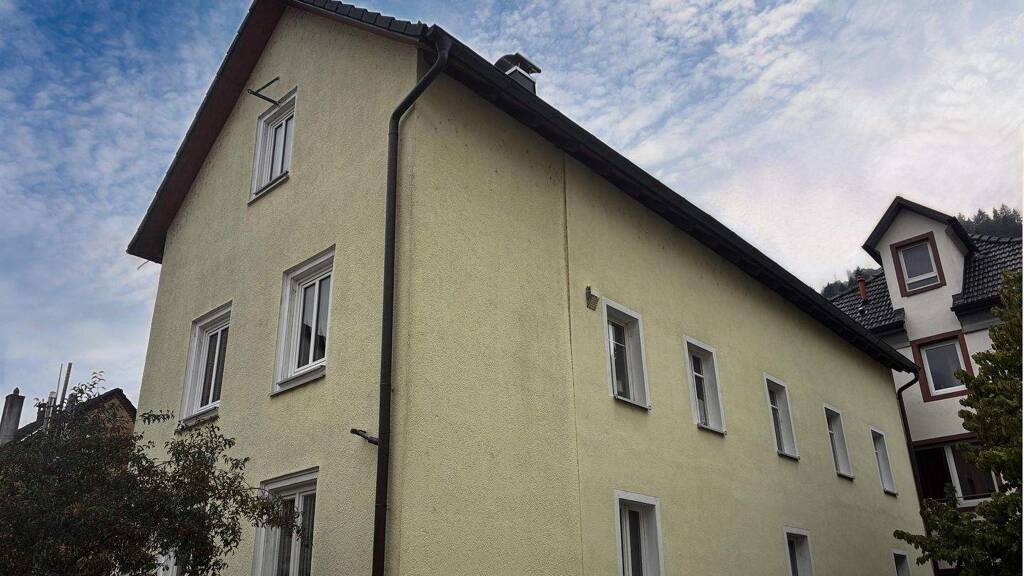 Mehrfamilienhaus zum Kauf 219.000 € 7 Zimmer 150 m² 180 m² Grundstück Schramberg 78713