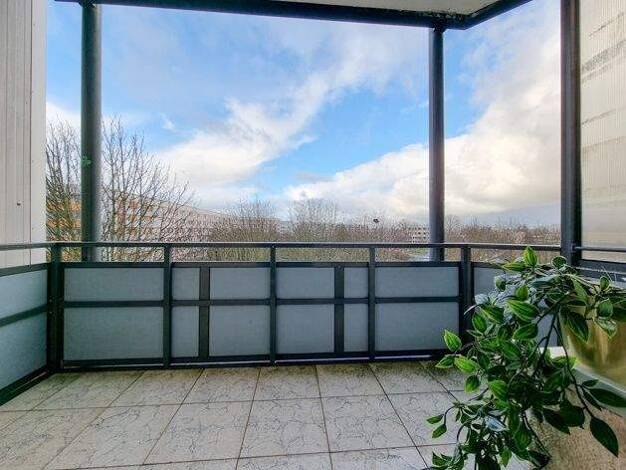 Wohnung zur Miete 381 € 2 Zimmer 56,1 m² 4. Geschoss Bruno-Taut-Ring 37 Neu Olvenstedt Magdeburg 39130