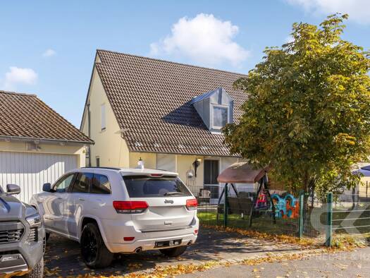 Doppelhaushälfte zum Kauf 219.000 € 4 Zimmer 135 m² 350 m² Grundstück Grafenwöhr Grafenwöhr 92655