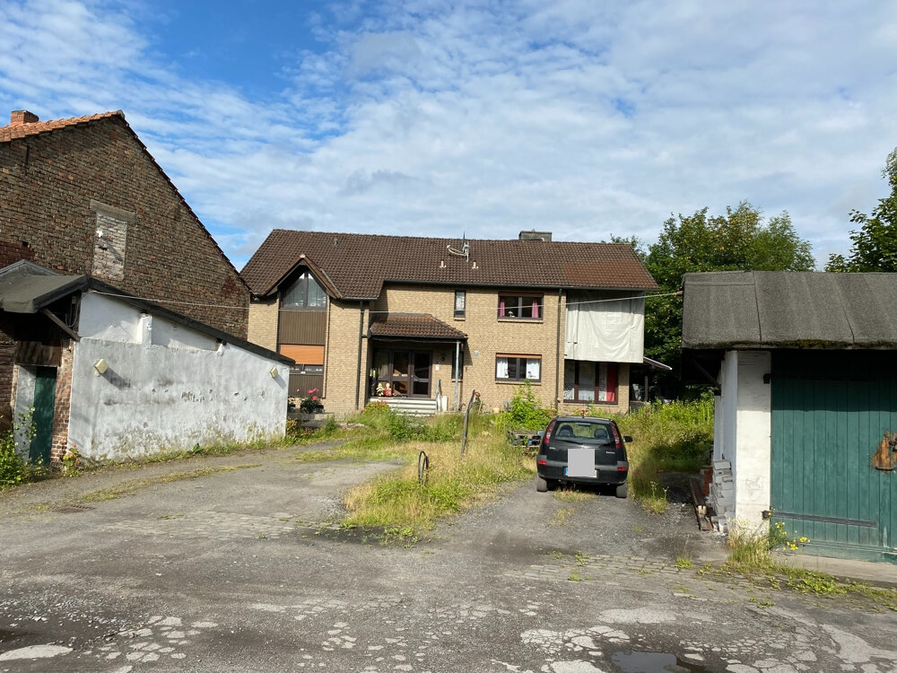 Mehrfamilienhaus zum Kauf provisionsfrei 290.000 € 6 Zimmer 245 m²<br/>Wohnfläche 1.782 m²<br/>Grundstück Statistischer Bezirk 43 Hamm 59077