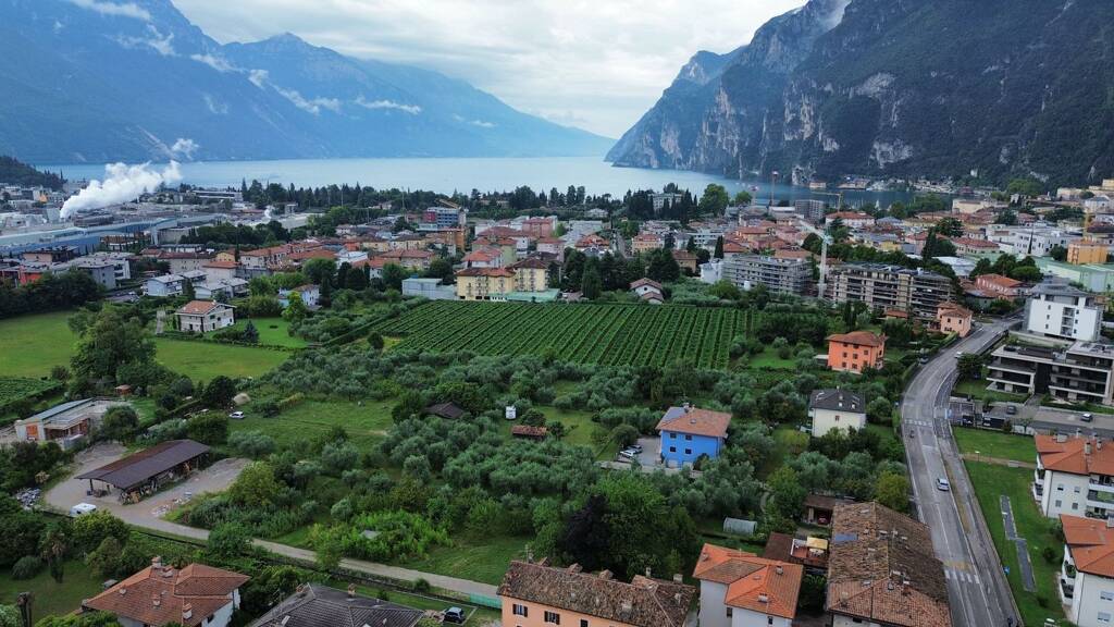 Haus zum Kauf 4 Zimmer 290 m² frei ab sofort Via Grez Riva del Garda