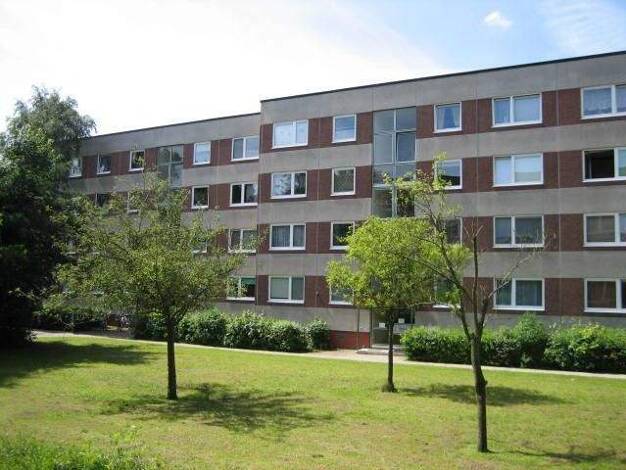 Wohnung zur Miete 846 € 4 Zimmer 94 m² frei ab 21.03.2026 Ellerndamm 24 Elmshorn 25335