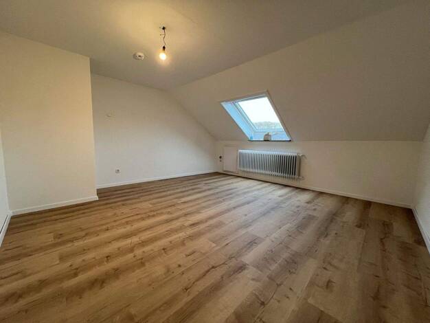 Wohnung zur Miete - Erstbezug 420 € 3 Zimmer 47 m² 4. Geschoss frei ab 01.04.2026 Ravensberger Straße 162 Elberfeld Wuppertal 42117