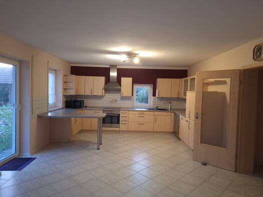 Terrassenwohnung zur Miete 700 € 2 Zimmer 77 m² Geschoss EG/1 frei ab sofort Train 93358