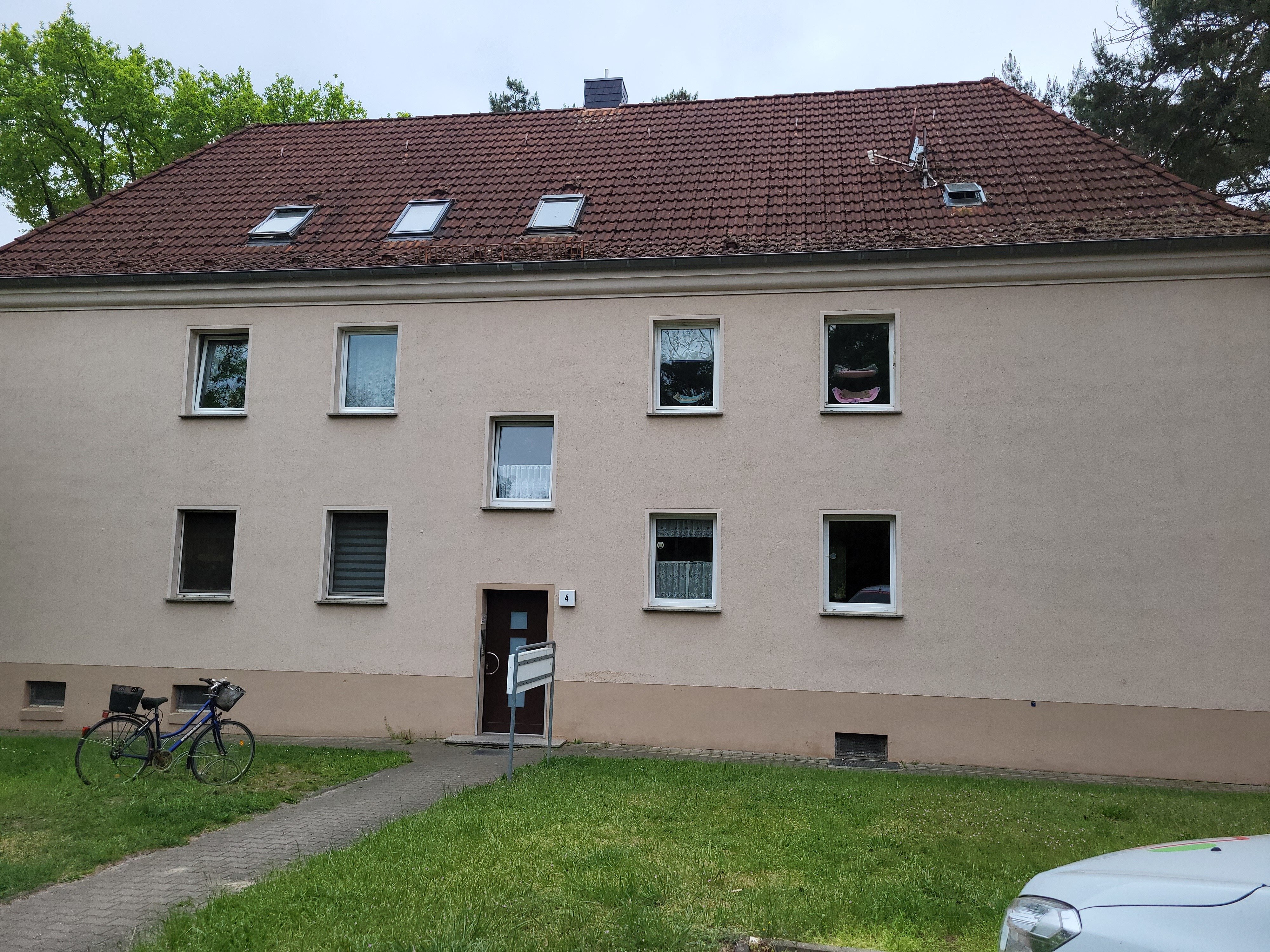 Wohnung zur Miete 600 € 4 Zimmer 83,7 m²<br/>Wohnfläche EG<br/>Geschoss ab sofort<br/>Verfügbarkeit Am Wäldchen 4 Rodleben Dessau-Roßlau 06861