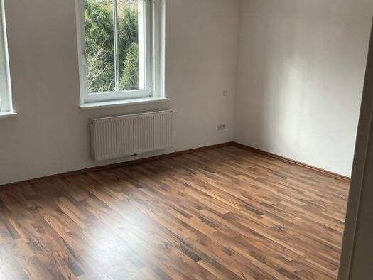 Wohnung zur Miete 760 € 5 Zimmer 119 m² EG frei ab sofort Sachsenallee 29 Glauchau 08371