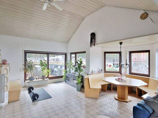 Wohnung zum Kauf 255.000 € 3 Zimmer 97 m² Neuenbürg 75305