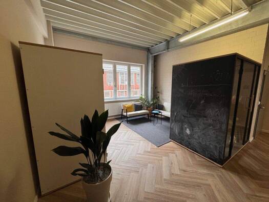 Produktionshalle zur Miete 10.000 € 348 m² Lagerfläche Friedrichshain Berlin 10245