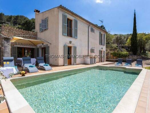 Villa zur Miete 3.400 € 4 Zimmer 200 m² 6.000 m² Grundstück Selva 07369