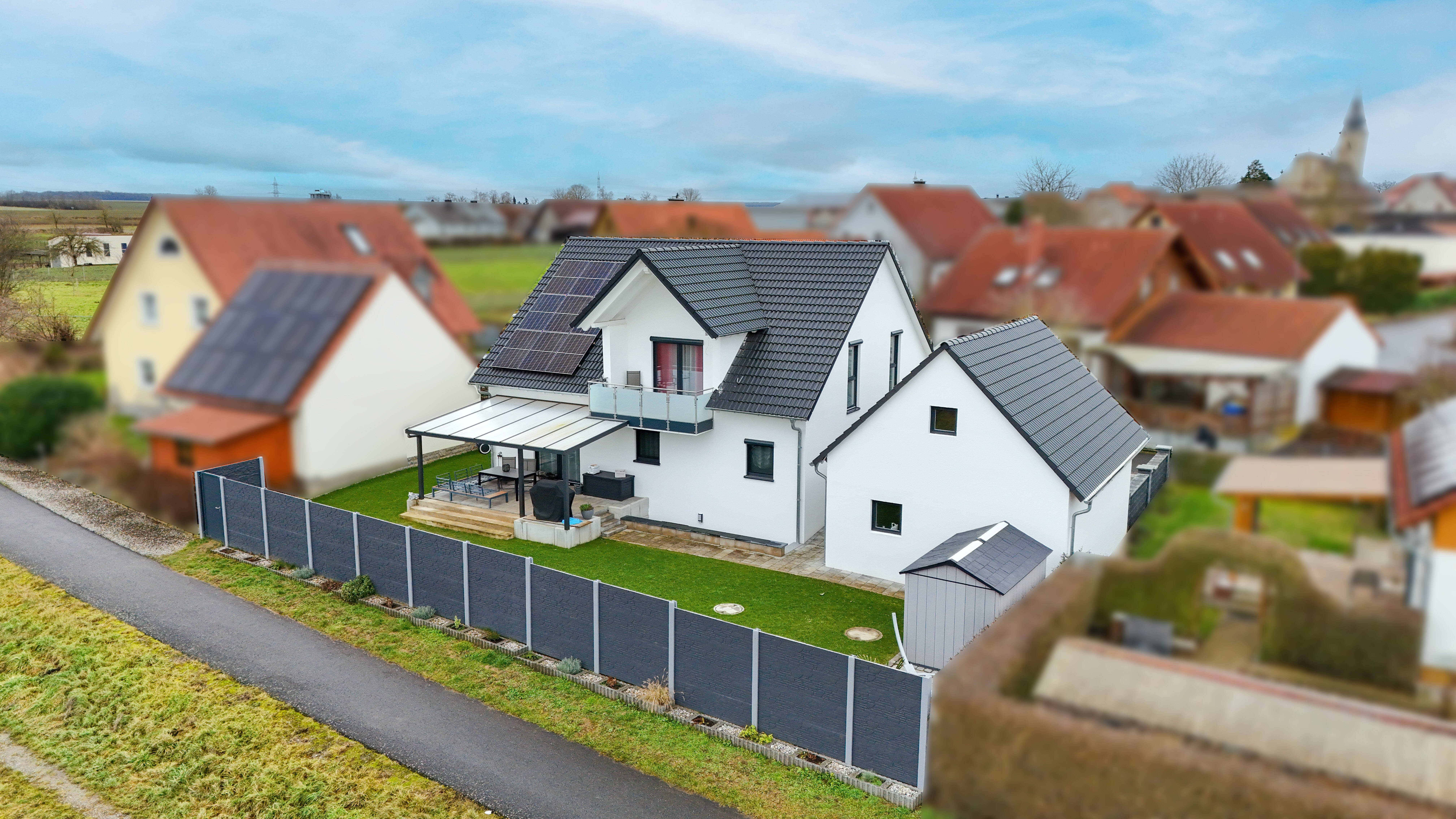 Immobilie in Gelchsheim - Ihr neuwertiges und energieeffizientes Haus im Grünen steht zum Einzug bereit! - Bild 3