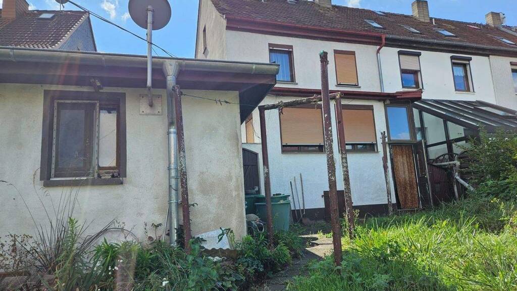 Reihenendhaus zum Kauf 59.500 € 4 Zimmer 97 m² 310 m² Grundstück Lutherstadt Eisleben 06295