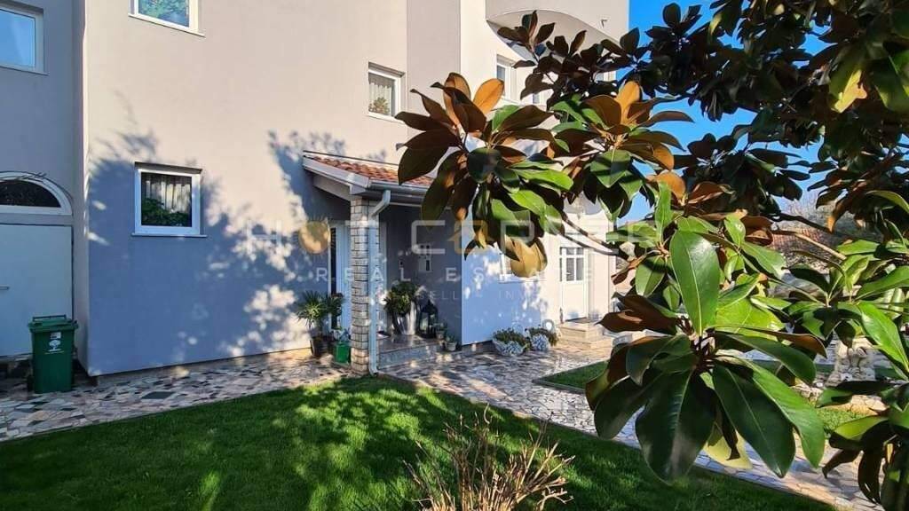 Haus zum Kauf 690.000 € 12 Zimmer 450 m² Valdebek, Pula Monte Magno - Valdebek