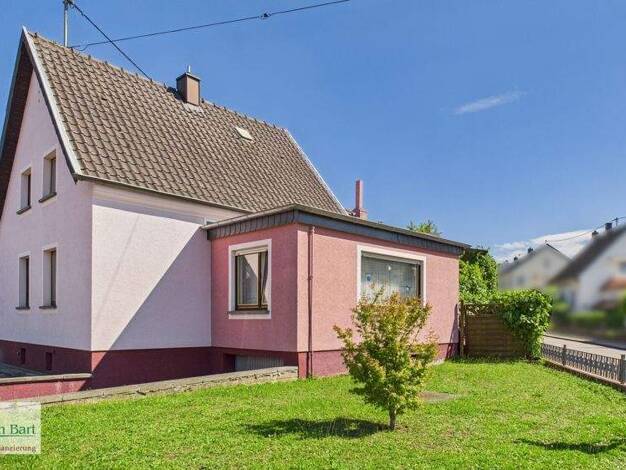 Haus zum Kauf 378.800 € 11 Zimmer 255,8 m² 569 m² Grundstück Hilbringen Merzig / Hilbringen 66663