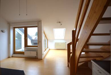 Wohnung zum Kauf 229.000 € 2 Zimmer 58 m² Dachgeschoss, 2. Geschoss frei ab sofort Breslauer Straße 11 Eislingen Eislingen/Fils 73054