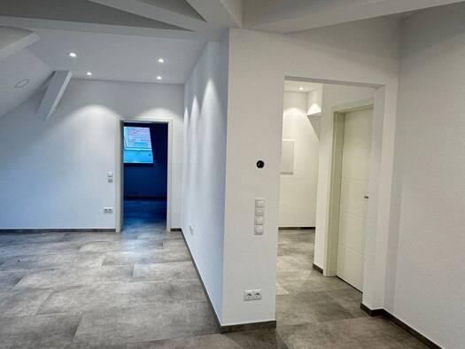 Wohnung zur Miete 750 € 3 Zimmer 74 m² Geschoss 2/2 frei ab sofort Marktstraße 43 Maikammer 67487