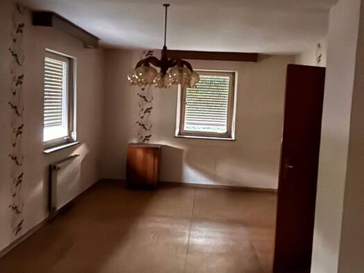 Einfamilienhaus zum Kauf 250.000 € 6 Zimmer 130 m² 300 m² Grundstück frei ab sofort Laudenbach Karlstadt 97753