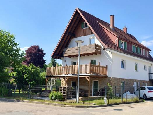 Mehrfamilienhaus zum Kauf 335.000 € 10 Zimmer 194,8 m² 797 m² Grundstück Besenfeld Seewald 72297