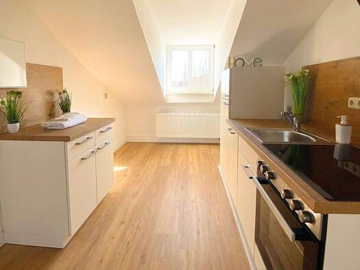 Wohnung zur Miete 1.299 € 4 Zimmer 100 m² 5. Geschoss Bergstraße 14 Neustadt-Neuschönefeld Leipzig 04315