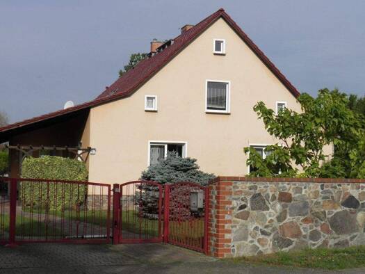 Einfamilienhaus zum Kauf als Kapitalanlage geeignet 260.000 € 4 Zimmer 147 m² 2.320 m² Grundstück Maxim - Gorki - Straße Dolgelin Lindendorf 15306