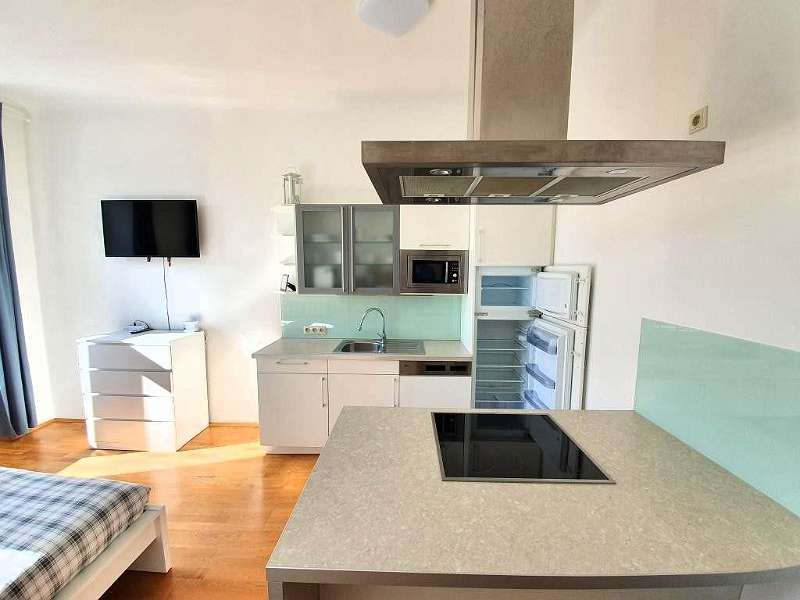 Wohnung zur Miete 950 € 2 Zimmer 46 m²<br/>Wohnfläche Glogauer Straße 32 Kreuzberg Berlin 10999