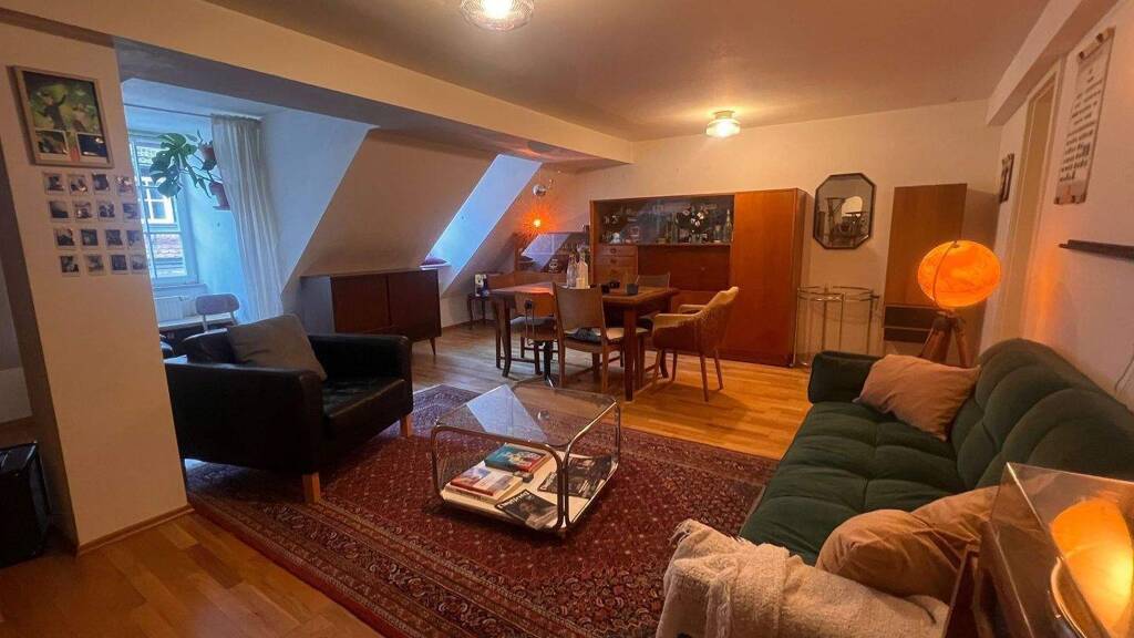 Wohnung zur Miete 803 € 2 Zimmer 74,2 m² 3. Geschoss frei ab 01.04.2026 Weisse-Hahnen-Gasse 1 Innenstadt Regensburg 93047