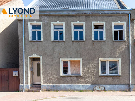 Reihenmittelhaus zum Kauf 29.900 € 167 m² 214 m² Grundstück Hecklingen 39444