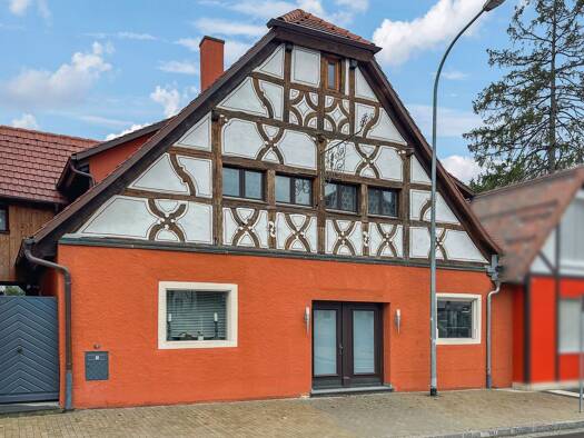Haus zur Miete 1.380 € 4 Zimmer 261 m² Grundstück frei ab sofort St. Georgen Freiburg im Breisgau / Sankt Georgen 79111