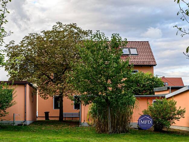 Einfamilienhaus zum Kauf 8 Zimmer 200 m² 989 m² Grundstück Oberkassel Düsseldorf 40545
