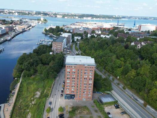 Mehrfamilienhaus zum Kauf als Kapitalanlage geeignet 14.490.000 € 320 Zimmer 6.129,6 m² 2.735 m² Grundstück Neumühlen-Dietrichsdorf Kiel 24149