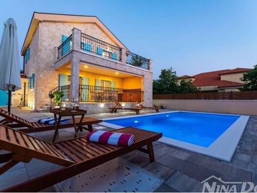 Villa zum Kauf 700.000 € 3 Zimmer 190 m² Privlaka 23233