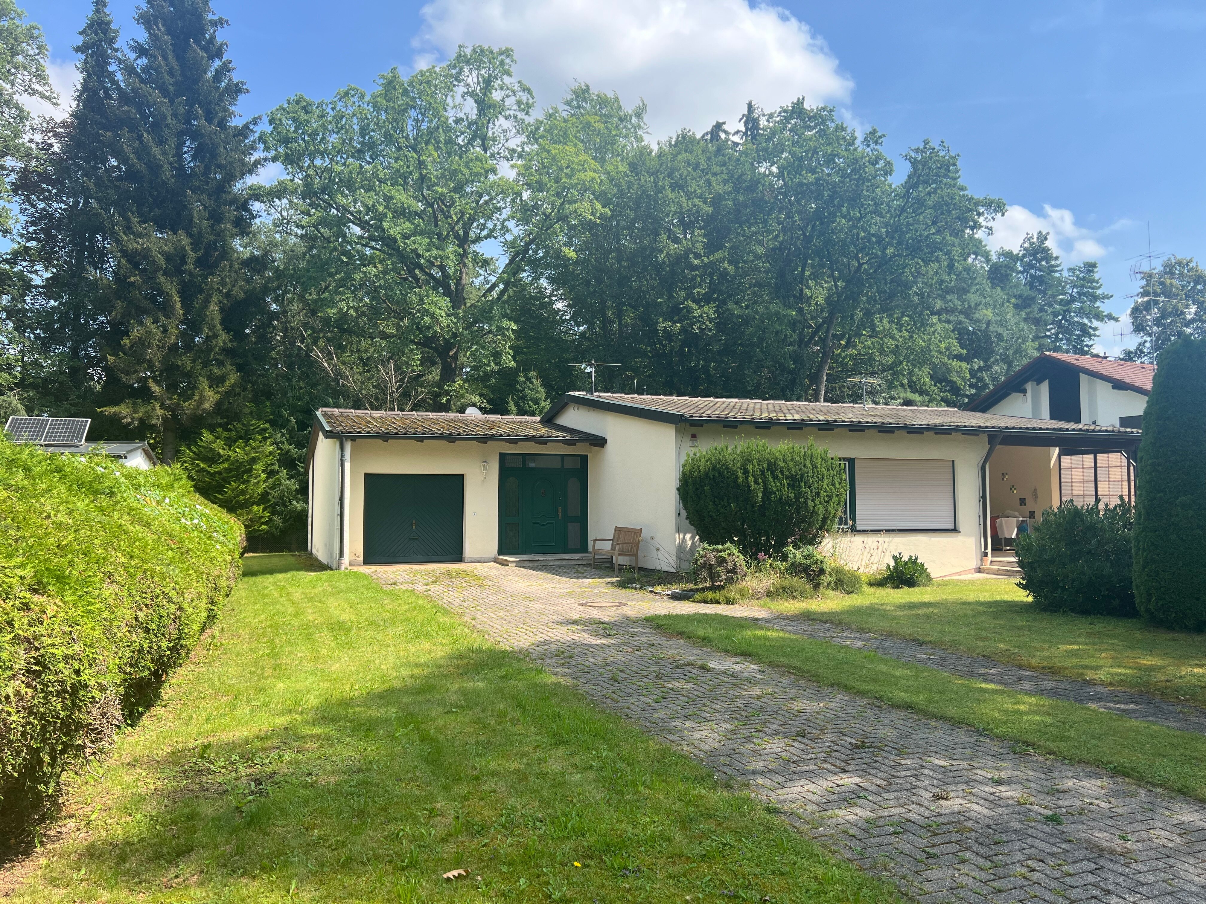 Bungalow zum Kauf 1.812.200 € 4,5 Zimmer 132 m²<br/>Wohnfläche 1.117 m²<br/>Grundstück ab sofort<br/>Verfügbarkeit Stümpflingstr. 4 Baldham Vaterstetten 85598