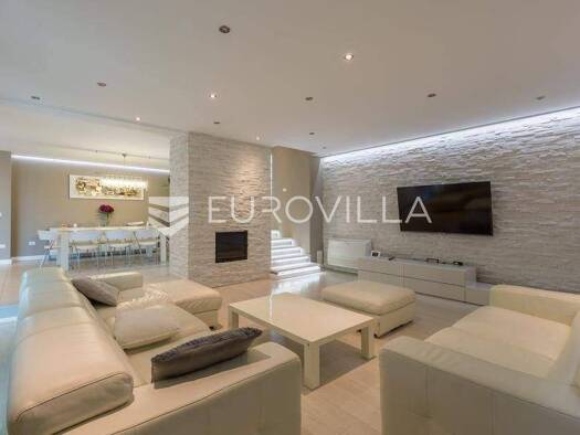 Haus zur Miete 3.500 € 3 Zimmer 240 m² Porec Luka 52440