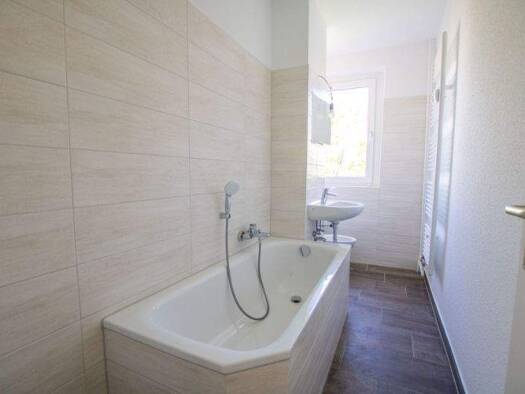 Wohnung zur Miete 359 € 3 Zimmer 59,7 m² 5. Geschoss Hildesheimer Str. 25 Südstadt Halle (Saale) 06128