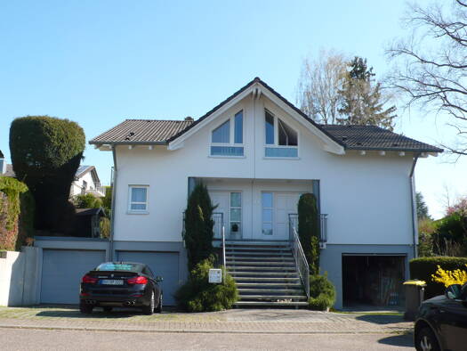 Einfamilienhaus zum Kauf 1.070.000 € 9 Zimmer 220 m² 701 m² Grundstück Hohenwettersbach Karlsruhe 76228